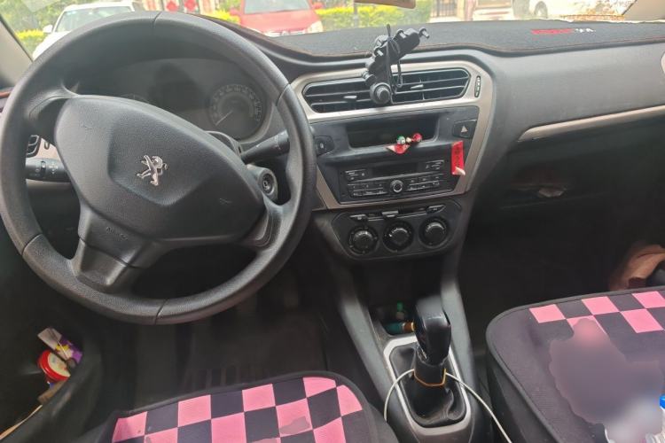 Used Peugeot 301 2016 1.6L Manual Comfort Edition Center Console