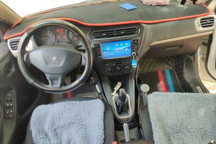Used Peugeot 301 2016 1.6L Manual Comfort Edition Center Console