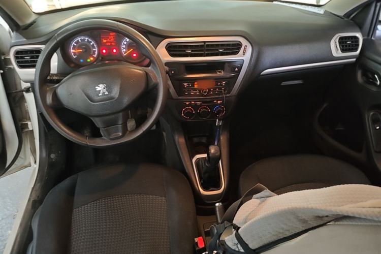 Used Peugeot 301 2016 1.6L Manual Comfort Edition Center Console