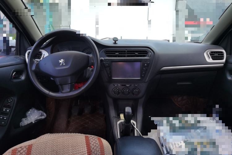 Used Peugeot 301 2016 1.6L Manual Comfort Edition Center Console