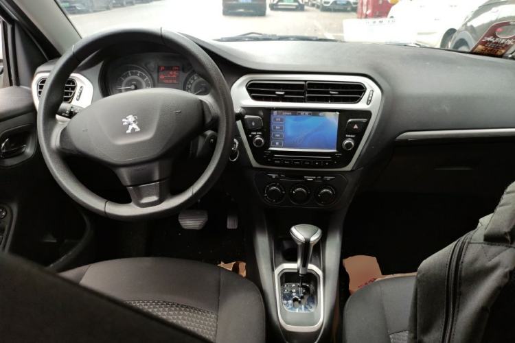 Used Peugeot 301 2016 1.6L Automatic Comfort Edition Center Console