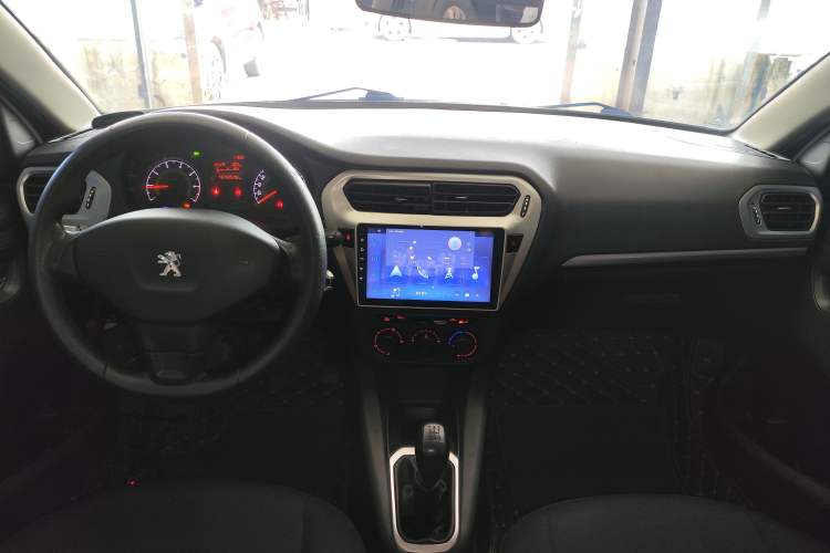 Used Peugeot 301 2016 1.6L Manual Comfort Edition Center Console