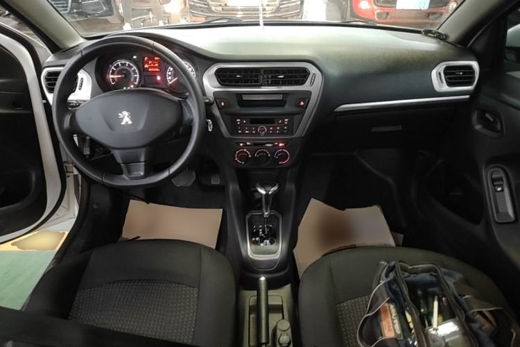 Used Peugeot 301 2016 1.6L Automatic Comfort Edition Center Console