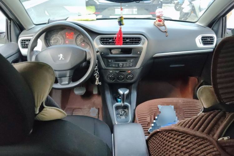 Used Peugeot 301 2016 1.6L Automatic Comfort Edition Center Console