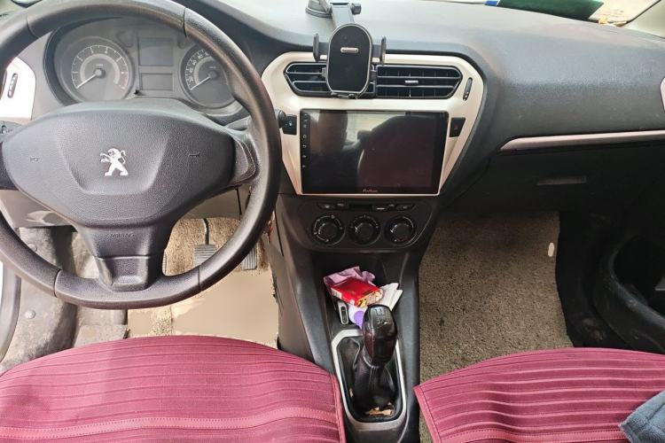 Used Peugeot 301 2016 1.6L Manual Comfort Edition Center Console