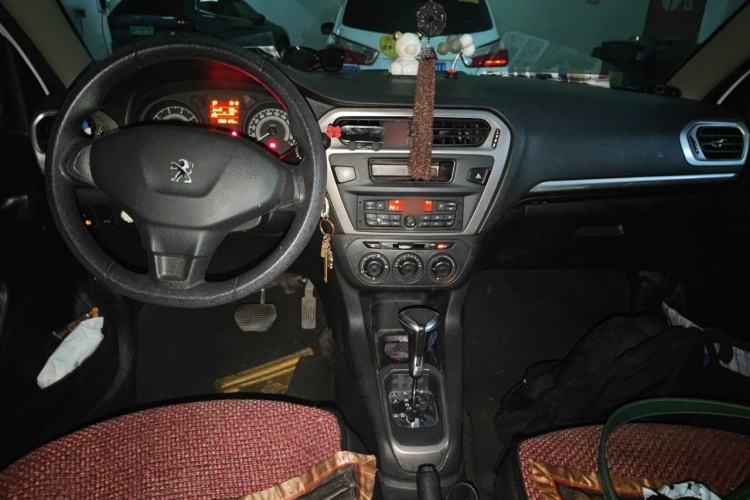 Used Peugeot 301 2016 1.6L Automatic Comfort Edition Center Console