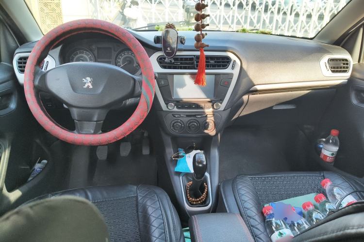 Used Peugeot 301 2016 1.6L Manual Comfort Edition Center Console