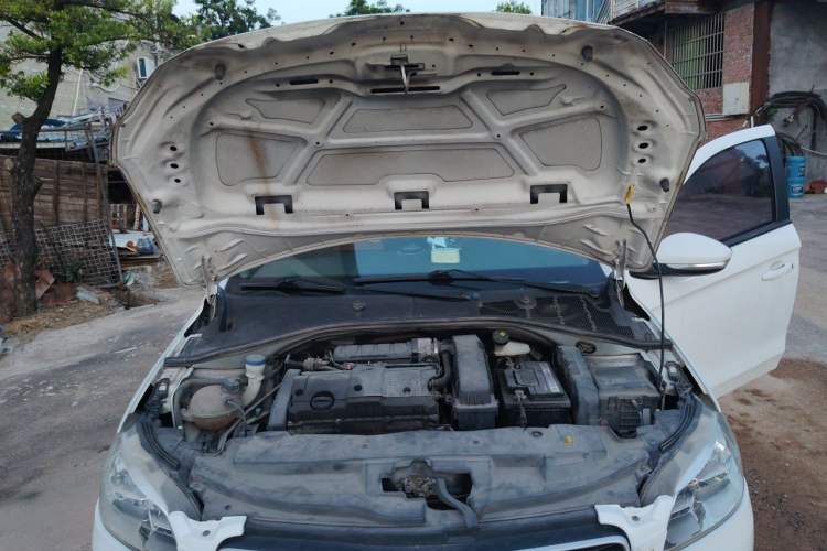 Used Peugeot 301 2016 1.6L Manual Comfort Edition Engine Bay