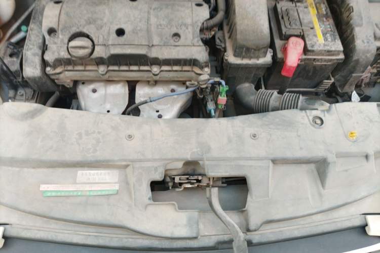 Used Peugeot 301 2016 1.6L Manual Comfort Edition Engine Bay