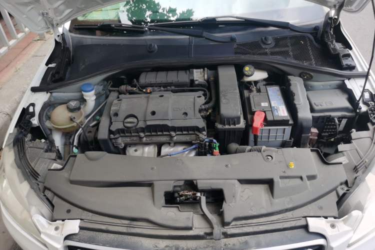 Used Peugeot 301 2016 1.6L Manual Comfort Edition Engine Bay