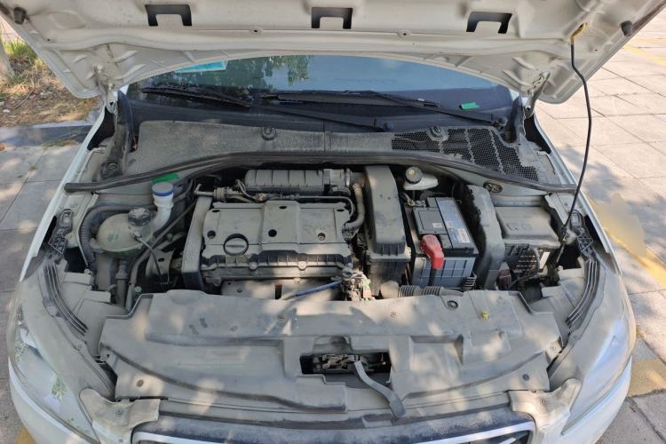 Used Peugeot 301 2016 1.6L Manual Comfort Edition Engine Bay