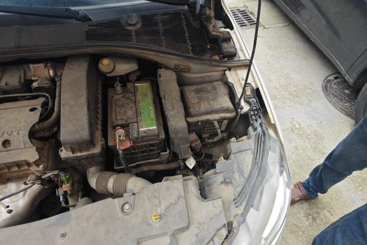 Used Peugeot 301 2016 1.6L Manual Comfort Edition Engine Bay Left