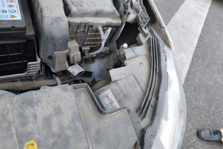 Used Peugeot 301 2016 1.6L Manual Comfort Edition Engine Bay Left