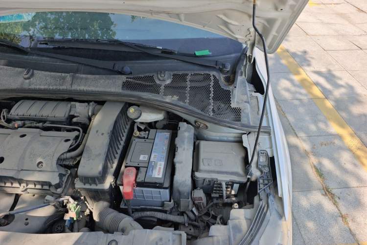 Used Peugeot 301 2016 1.6L Manual Comfort Edition Engine Bay Left