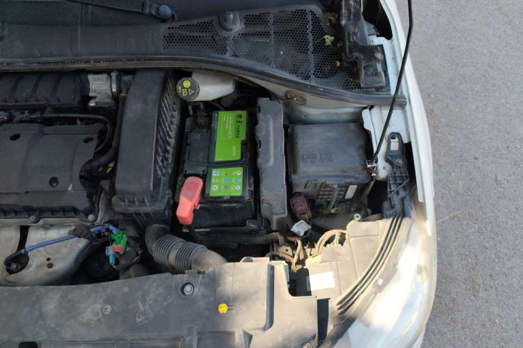 Used Peugeot 301 2016 1.6L Manual Comfort Edition Engine Bay Left