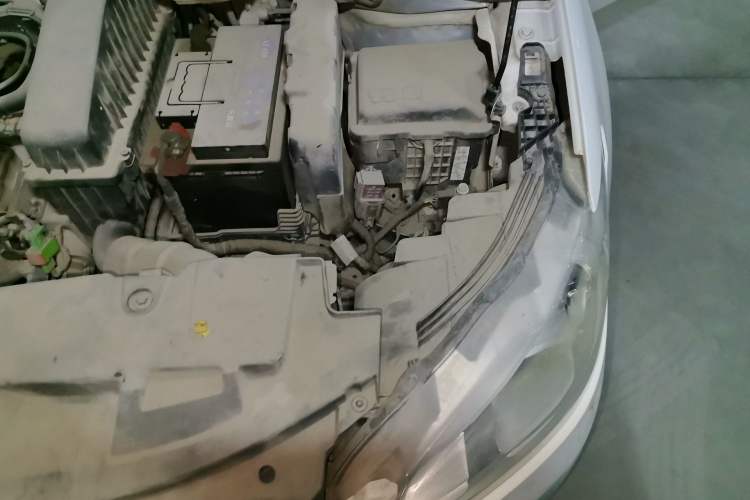 Used Peugeot 301 2016 1.6L Manual Comfort Edition Engine Bay Left