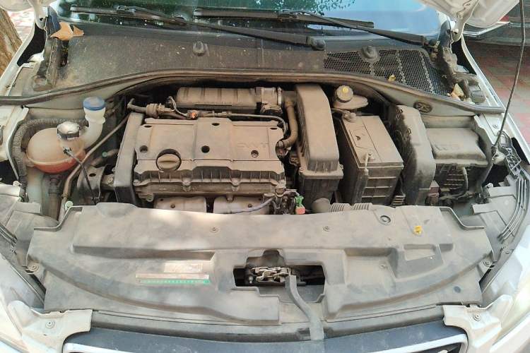 Used Peugeot 301 2016 1.6L Manual Comfort Edition Engine Bay