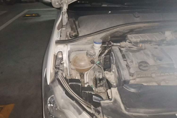 Used Peugeot 301 2016 1.6L Automatic Comfort Edition Engine Bay Right