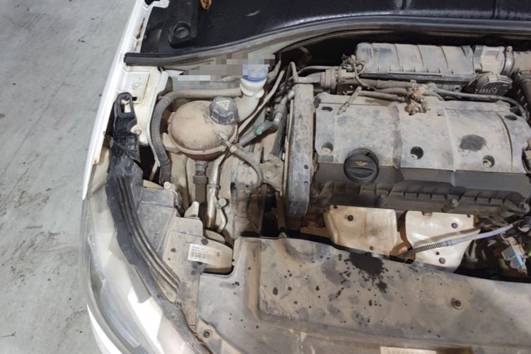Used Peugeot 301 2016 1.6L Manual Comfort Edition Engine Bay Right