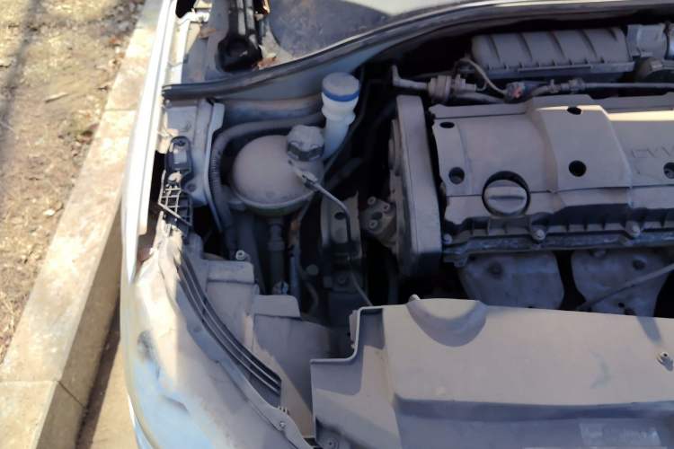 Used Peugeot 301 2016 1.6L Manual Comfort Edition Engine Bay Right