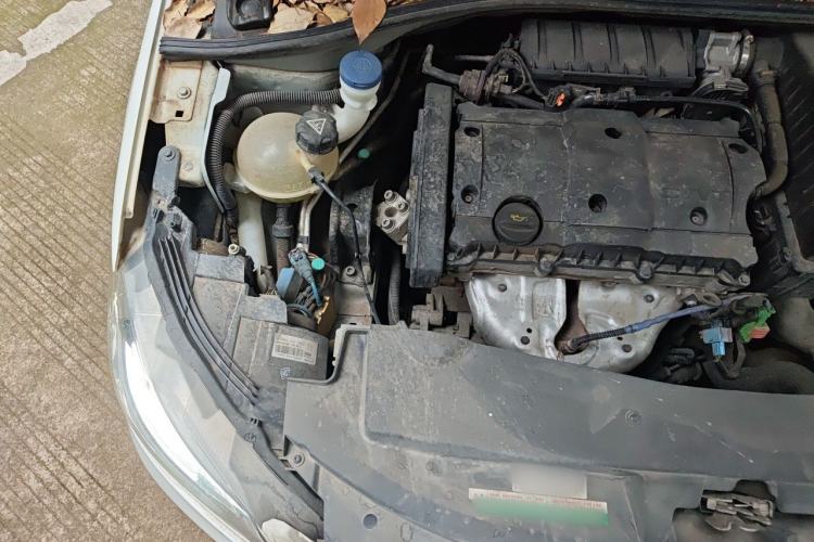Used Peugeot 301 2016 1.6L Manual Comfort Edition Engine Bay Right