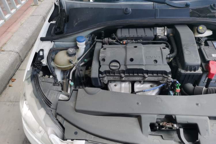 Used Peugeot 301 2016 1.6L Manual Comfort Edition Engine Bay Right
