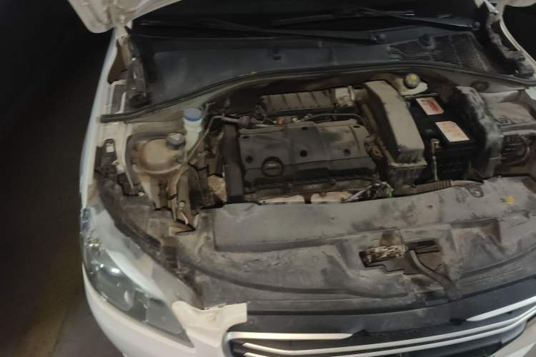 Used Peugeot 301 2016 1.6L Automatic Comfort Edition Engine Bay Right