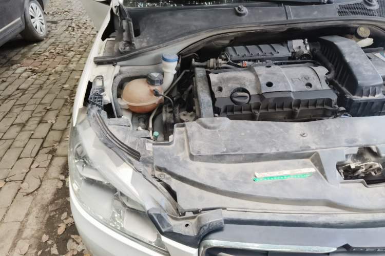 Used Peugeot 301 2016 1.6L Automatic Comfort Edition Engine Bay Right