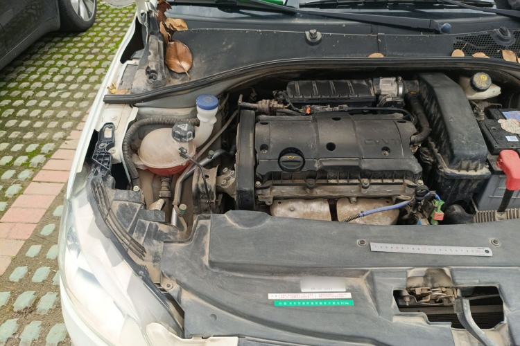 Used Peugeot 301 2016 1.6L Manual Comfort Edition Engine Bay Right