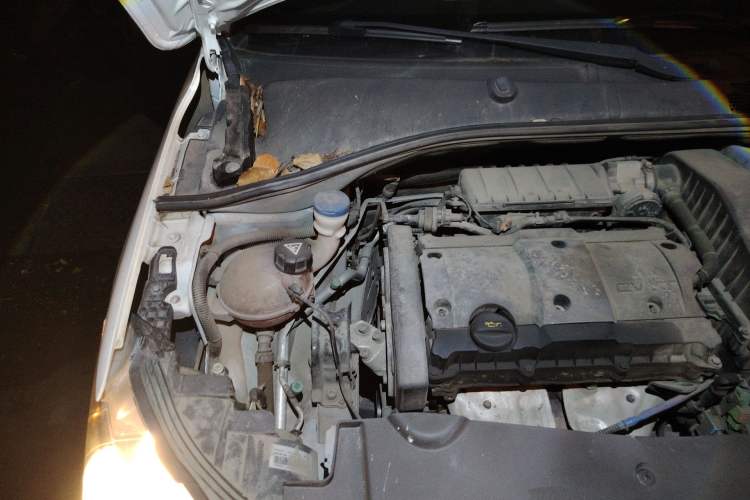 Used Peugeot 301 2016 1.6L Automatic Comfort Edition Engine Bay Right