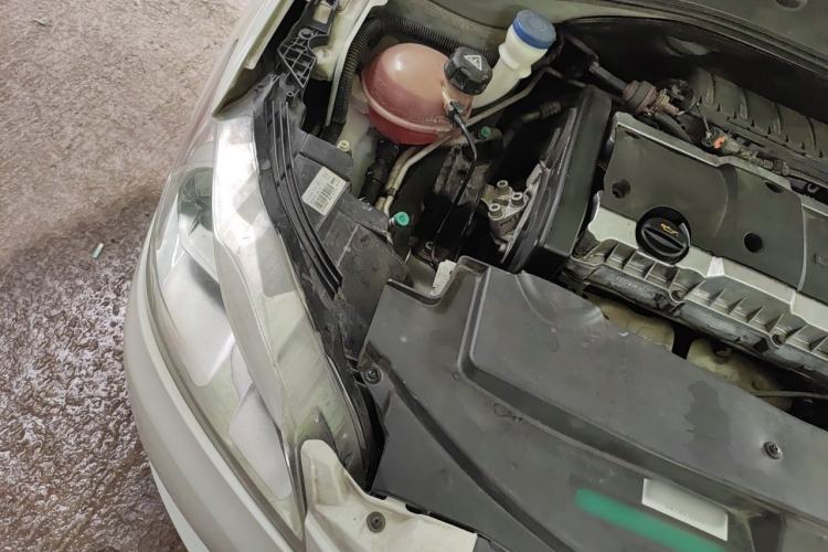 Used Peugeot 301 2016 1.6L Automatic Luxury Edition Engine Bay Right