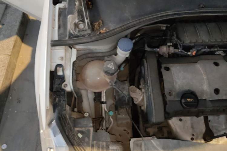 Used Peugeot 301 2016 1.6L Automatic Comfort Edition Engine Bay Right