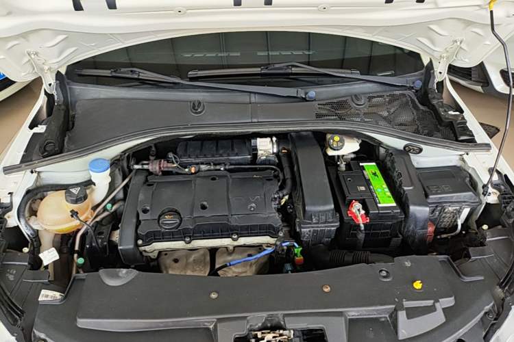 Used Peugeot 301 2016 1.6L Manual Comfort Edition Engine Bay