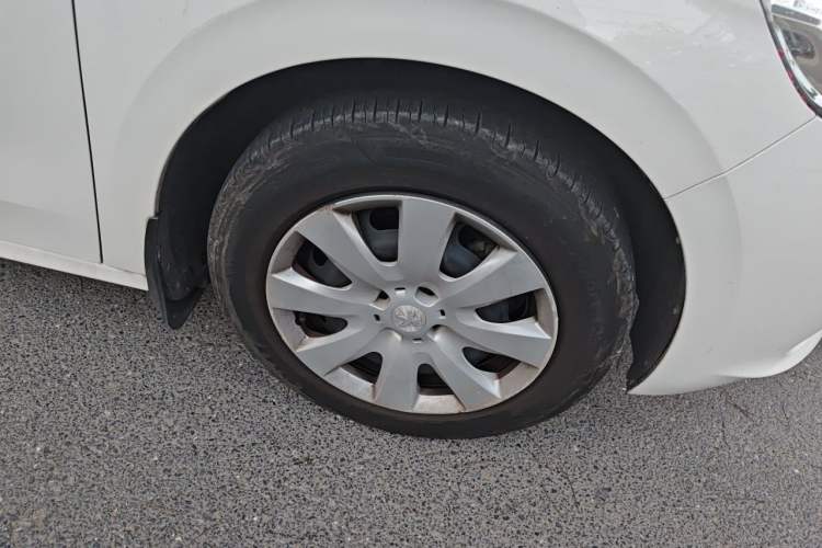Used Peugeot 301 2016 1.6L Manual Comfort Edition Exterior 1