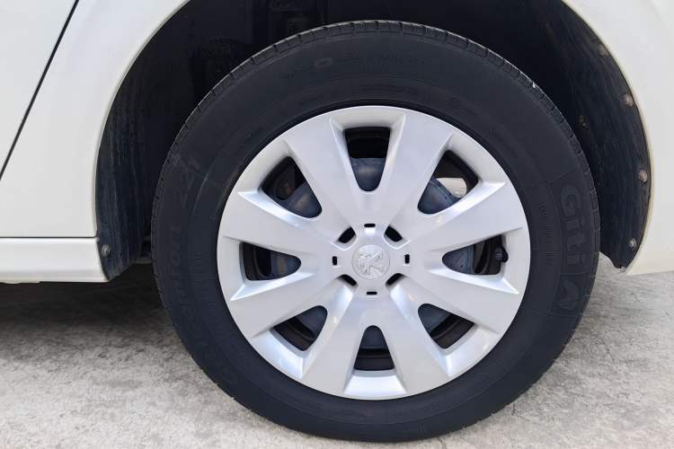 Used Peugeot 301 2016 1.6L Manual Comfort Edition Exterior 5