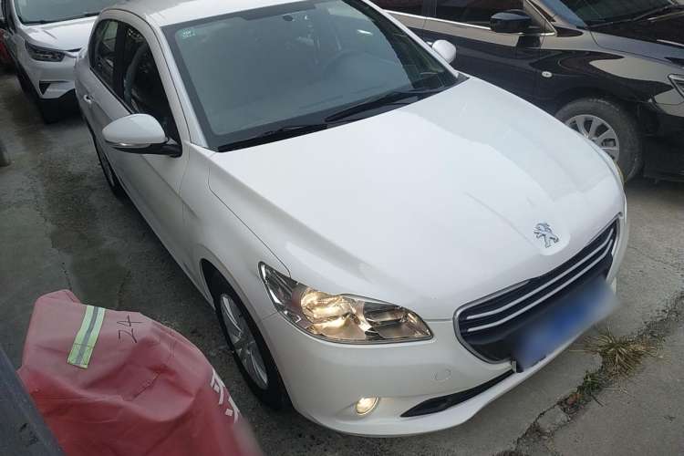 Used Peugeot 301 2016 1.6L Manual Happiness Edition Front Right 45 Deg