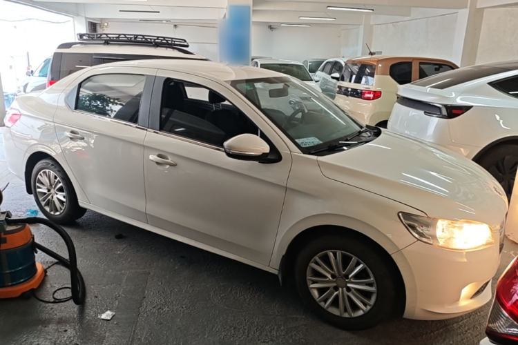 Used Peugeot 301 2016 1.6L Manual Comfort Edition Front Right 45 Deg