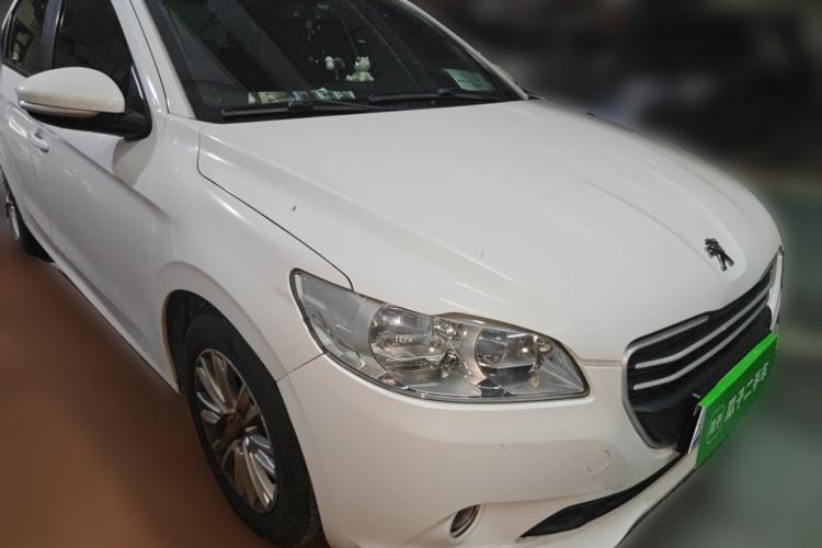 Used Peugeot 301 2016 1.6L Automatic Comfort Edition Front Right 45 Deg