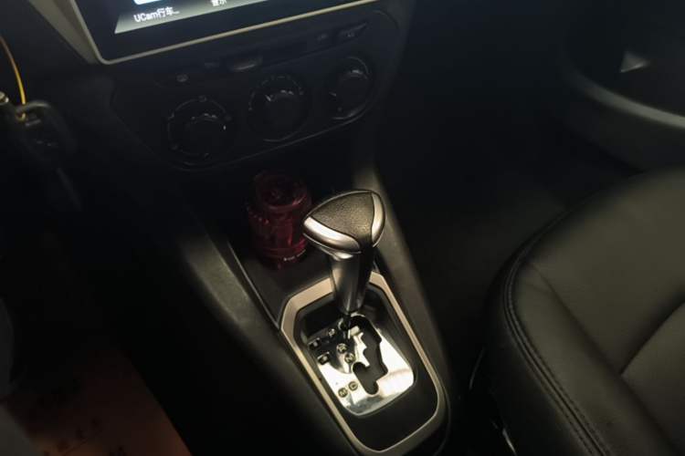 Used Peugeot 301 2016 1.6L Automatic Comfort Edition Gear Lever