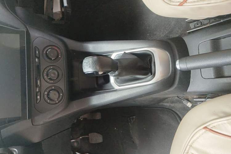 Used Peugeot 301 2016 1.6L Manual Comfort Edition Gear Lever