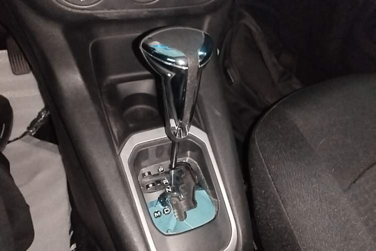 Used Peugeot 301 2016 1.6L Automatic Comfort Edition Gear Lever