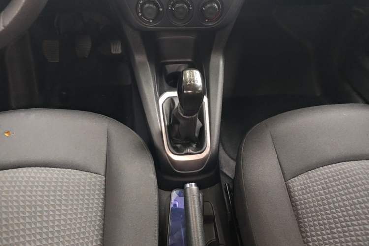 Used Peugeot 301 2016 1.6L Manual Comfort Edition Gear Lever