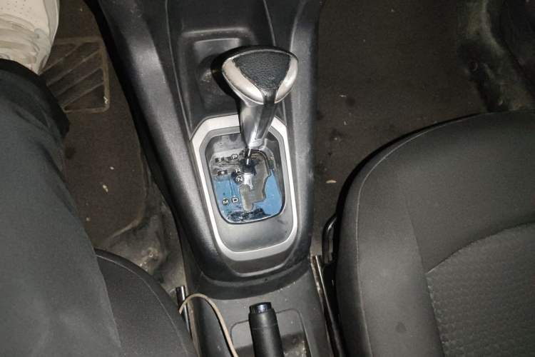 Used Peugeot 301 2016 1.6L Automatic Comfort Edition Gear Lever