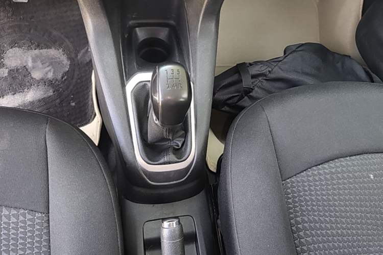 Used Peugeot 301 2016 1.6L Manual Comfort Edition Gear Lever