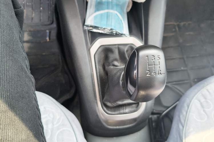 Used Peugeot 301 2016 1.6L Manual Comfort Edition Gear Lever