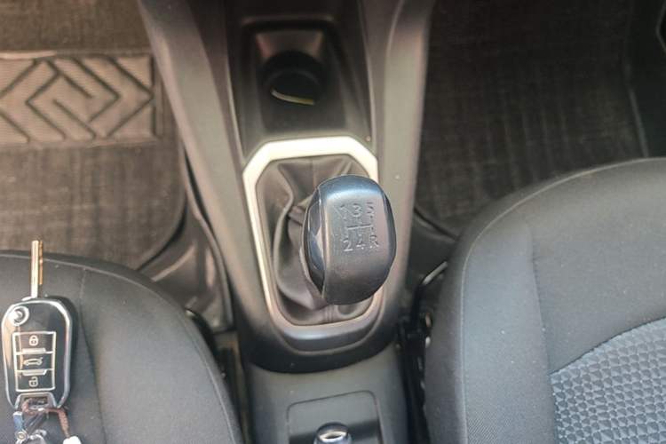 Used Peugeot 301 2016 1.6L Manual Happiness Edition Gear Lever