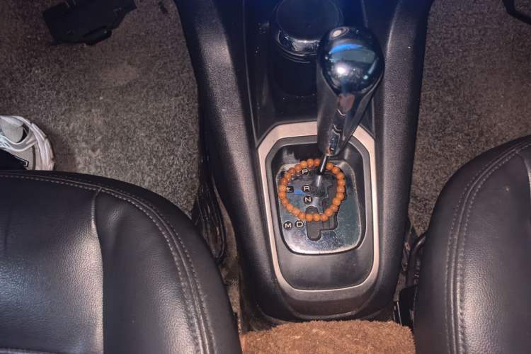 Used Peugeot 301 2016 1.6L Automatic Comfort Edition Gear Lever