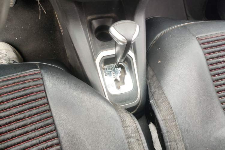 Used Peugeot 301 2016 1.6L Automatic Comfort Edition Gear Lever