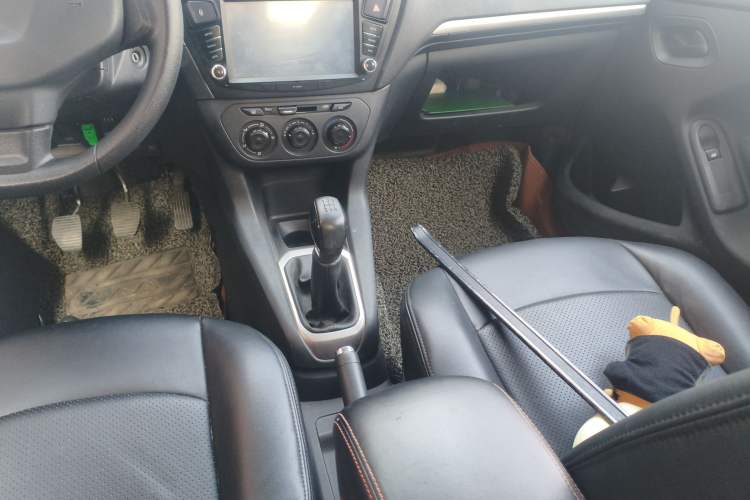 Used Peugeot 301 2016 1.6L Manual Comfort Edition Gear Lever