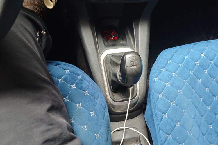 Used Peugeot 301 2016 1.6L Manual Comfort Edition Gear Lever